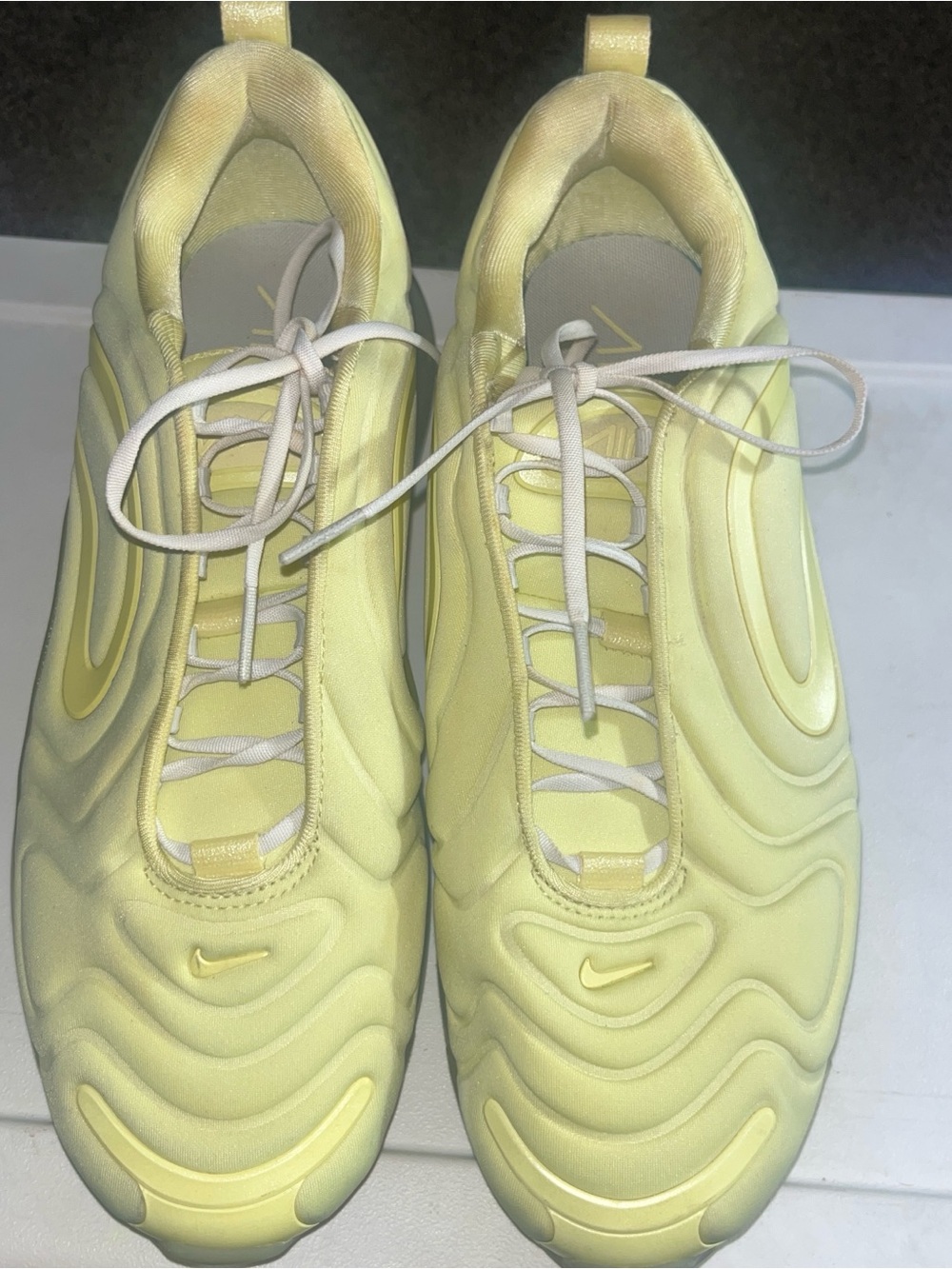 Nike Light Yellow Wave-Pattern Lace-Up Air Max